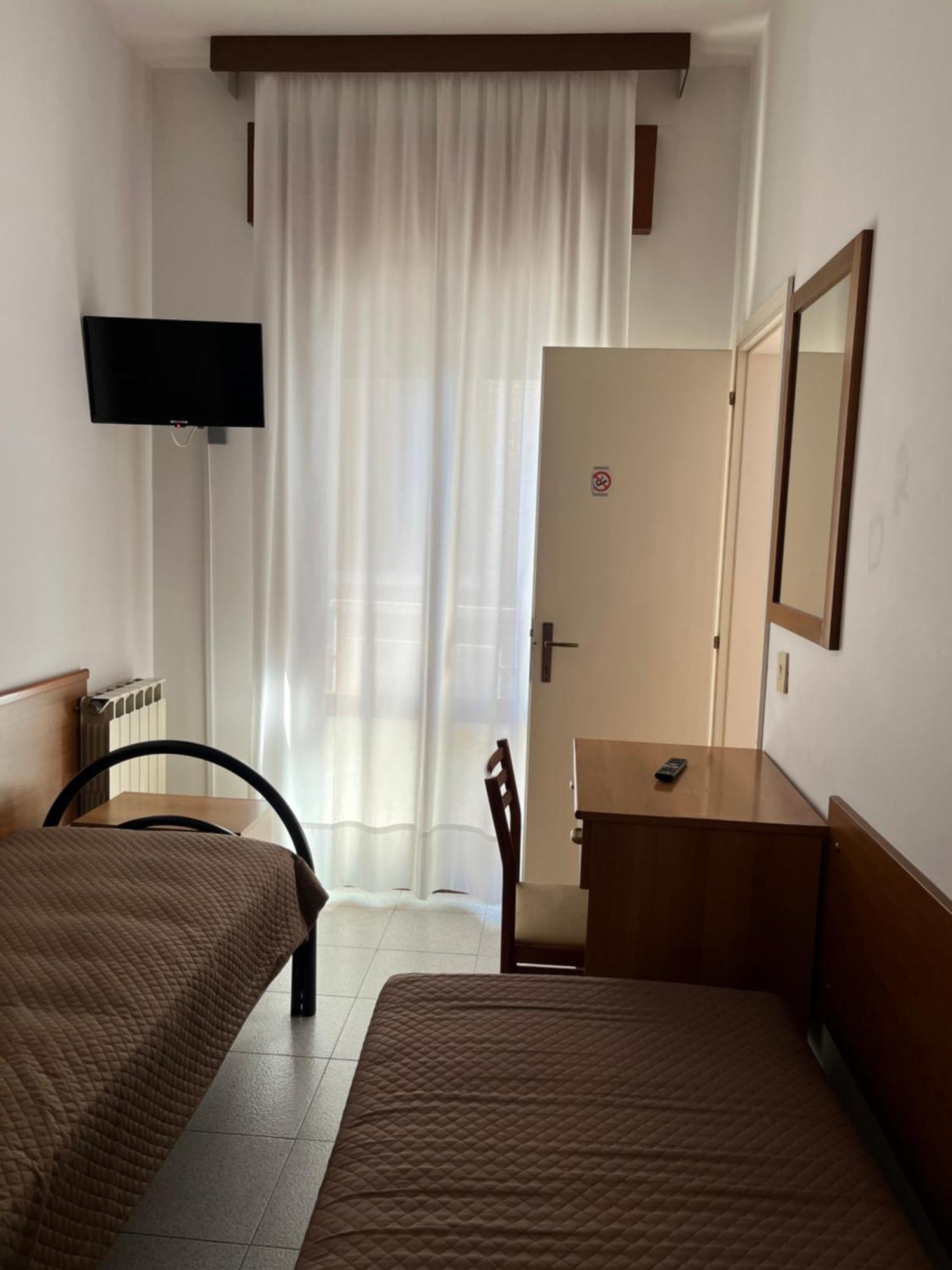 Hotel Touring Sottomarina Exterior foto