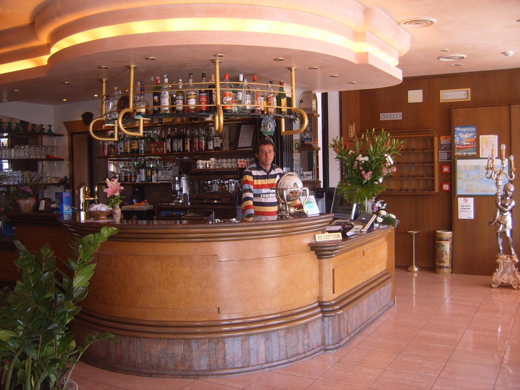 Hotel Touring Sottomarina Exterior foto